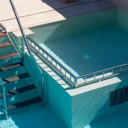 Theretro, With Superb View *