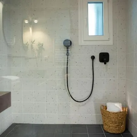 Theretro, With Superb View וילה