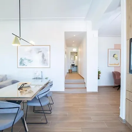 Theretro, With Superb View וילה