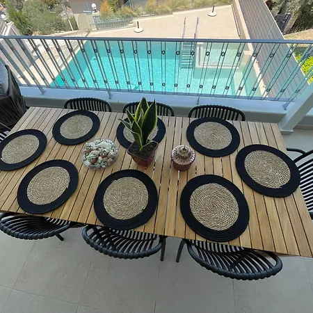 Theretro, With Superb View וילה *