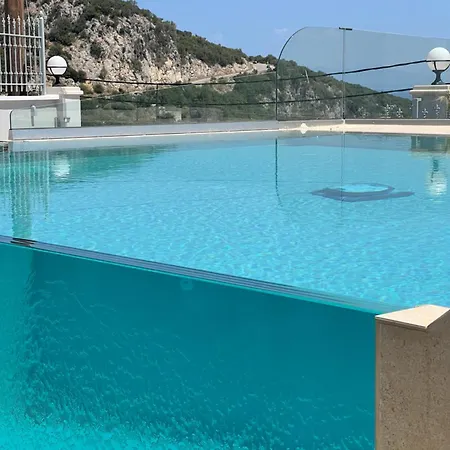 Theretro, With Superb View *