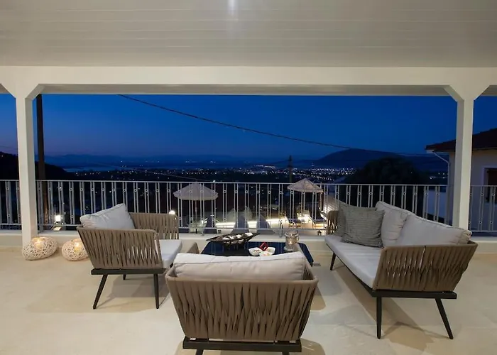 Theretro, With Superb View 빌라 *